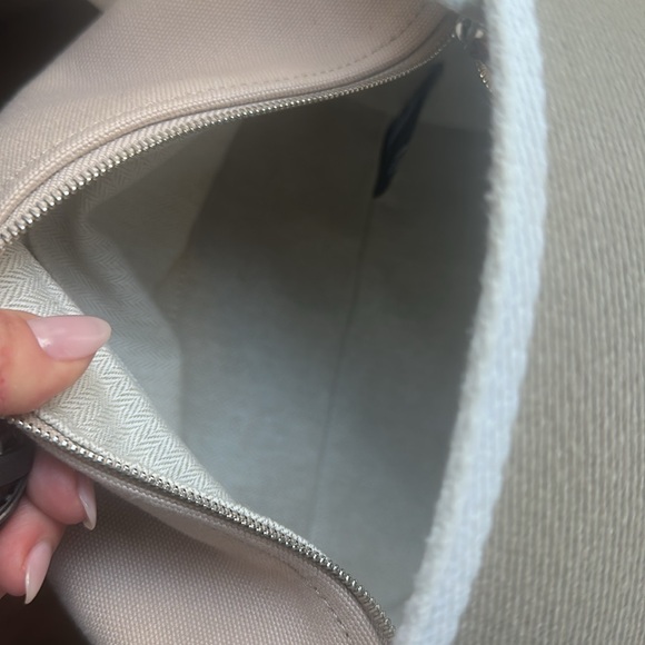 H toiletry bag - Picture 4 of 7